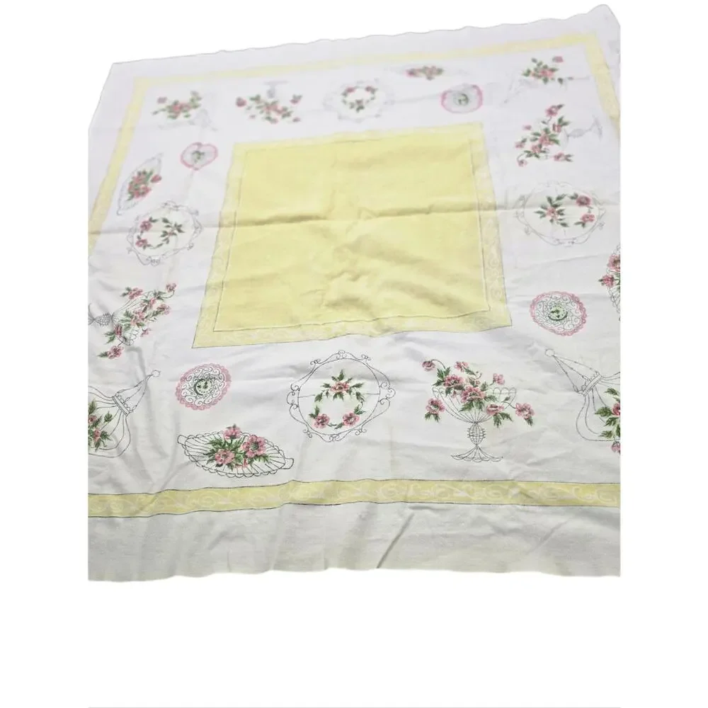 Vintage 60s Cottagecore Floral Tablecloth Retro Farmhouse Kitchen Decor 44x47.5